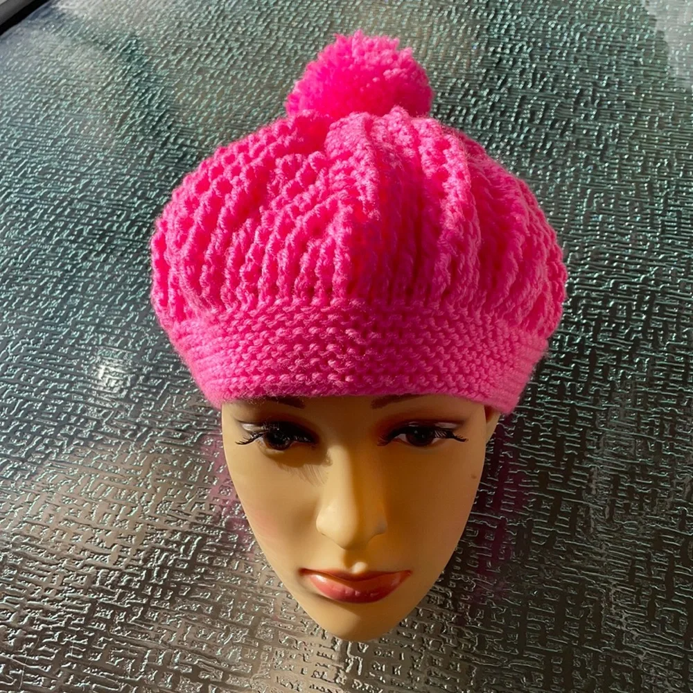 Handus Hand knit women’s Beanie %100 acrylic pink beanie